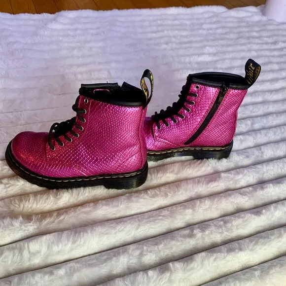 NWOT Dr. Martens Toddler Girl 1460 Patent Lamper Combat Boots | Pink Reptile | 9