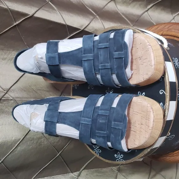 NWOT- Kork-Ease ‘Talia’ Leather Platform Sandals