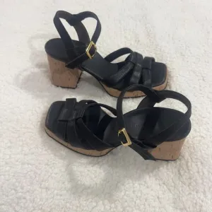 NWOT Paul Green heels