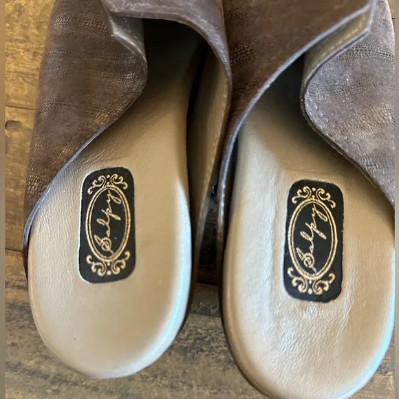 NWOT Salpy Megan Clog - Size 7.5