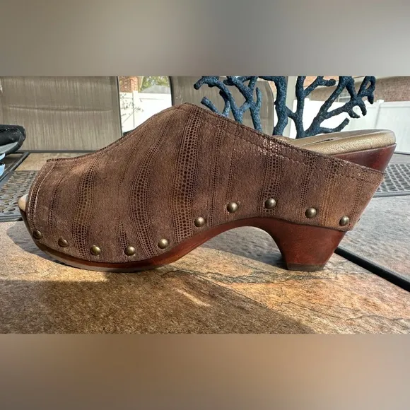 NWOT Salpy Megan Clog - Size 7.5