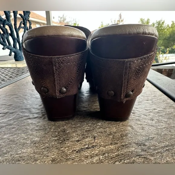 NWOT Salpy Megan Clog - Size 7.5