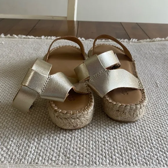 NWOT SOLUDOS Cadiz Gold Metallic Leather Platform Sandals, Ankle Strap, Size 8.5
