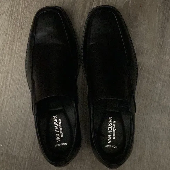 NWOT Van Heusen memory foam officer loafer