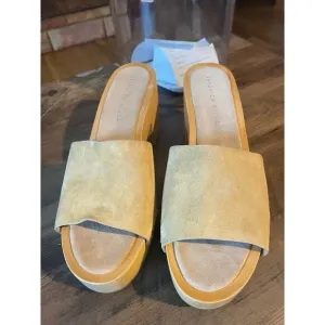 NWOT Veronica Beard HannaLee Desert 70s Wood Platform