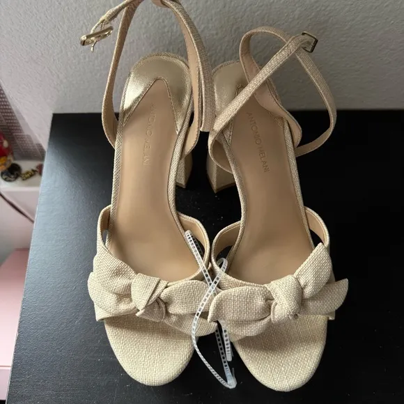NWT Antonio Melani Bindi Raffia Bow Platform Dress Sandals