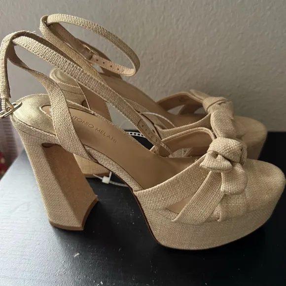NWT Antonio Melani Bindi Raffia Bow Platform Dress Sandals