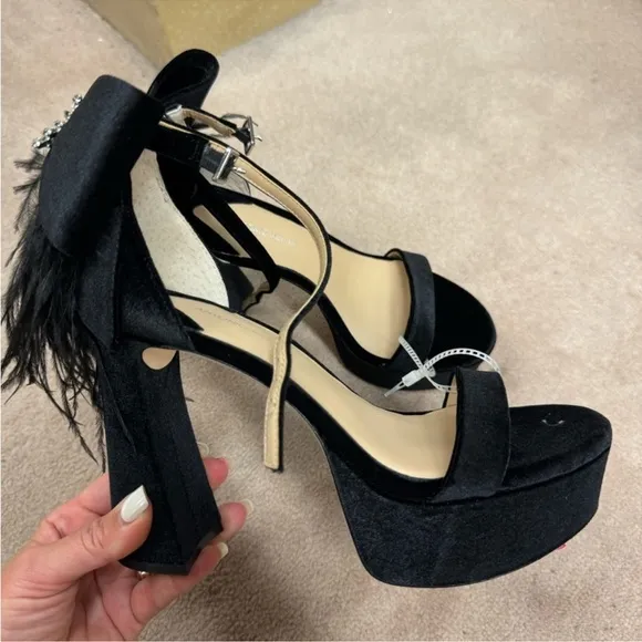 NWT Antonio Melani Janie Velvet Platform Dress Sandals Sz 7,5
