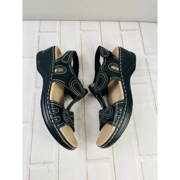 NWT Clarks leather black sandals sz 11