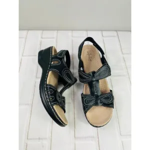 NWT Clarks leather black sandals sz 11