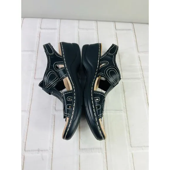 NWT Clarks leather black sandals sz 11
