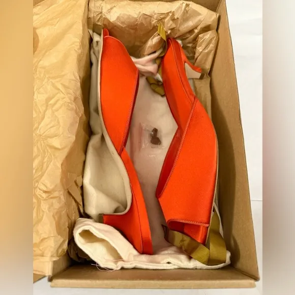 NWT Dôen Callie Mule - Fuego Satin Mules in Coral Size 10.5
