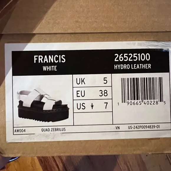 NWT Dr. Martens × FRANCIS LEATHER STRAP SANDALS, Sz 7