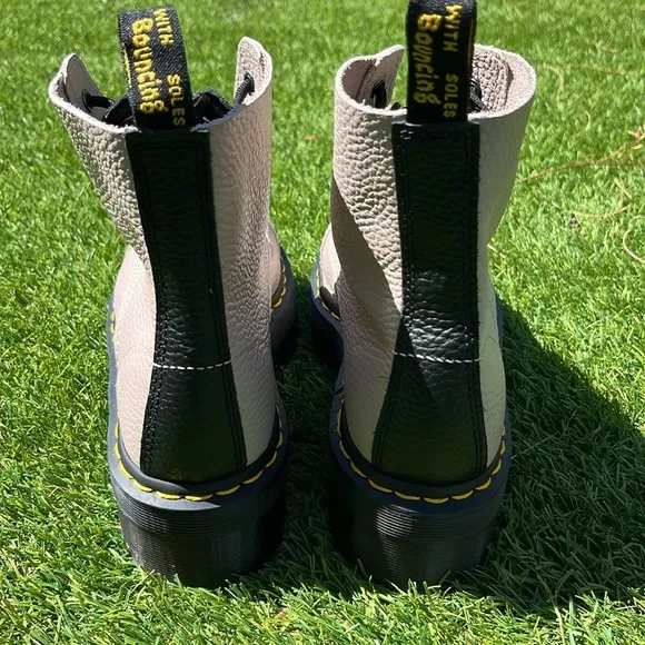 NWT DR MARTENS Sinclair Platform Boots!