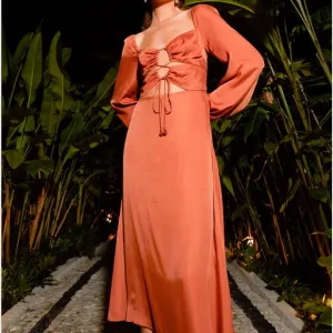 🌸NWT FARM XS, S, M Rio Satin Caramel Cutout Front-Tie Midi Dress