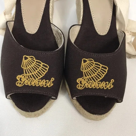 NWT GANNI Embroidered canvas wedge espadrille sandals