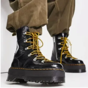 NWT Ghilana Womens platform Dr Martens boots