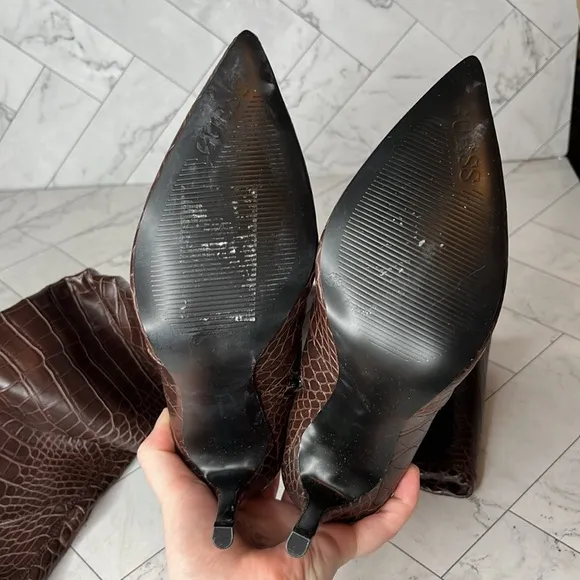 NWT Guess Los Angeles Brown Leather Crocodile Print Bonis Boot Shoe Size 6.5M