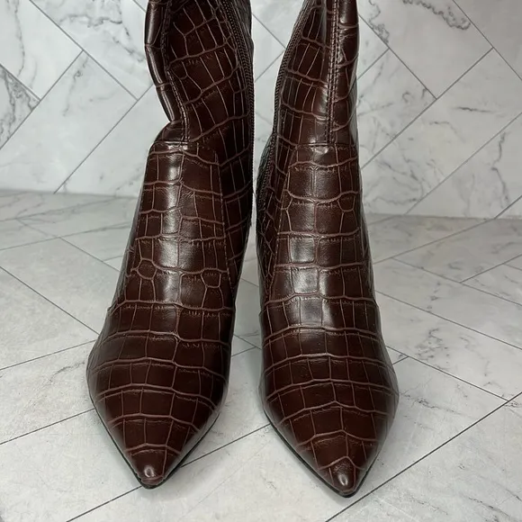 NWT Guess Los Angeles Brown Leather Crocodile Print Bonis Boot Shoe Size 6.5M