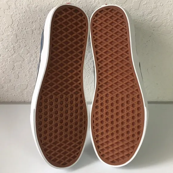 NWT New Men Vans Classic Slips-on Loafers Shoes