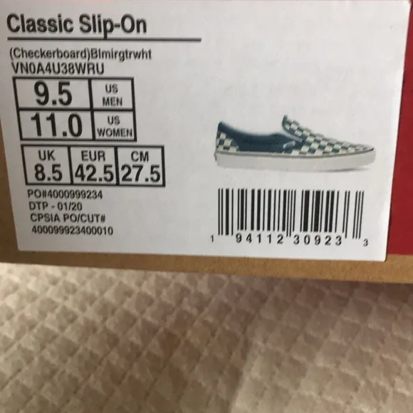 NWT New Men Vans Classic Slips-on Loafers Shoes