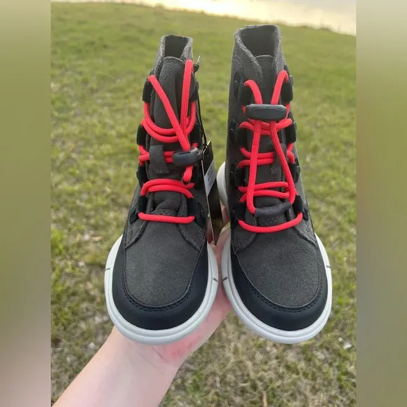 NWT Sorel Kids Gray and Red Boots Size 10