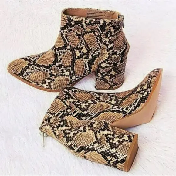 NWT Steve Madden Juliana Snakeskin Embossed Pointed Toe Block Heel Ankle Booties