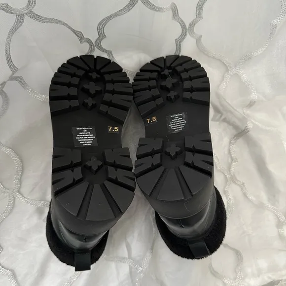 NWT Steve Madden Reyen black leather platform boots