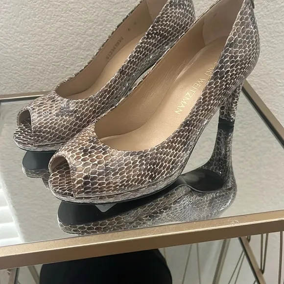 NWT Stuart Weitzman Brown Peep Toe Pumps