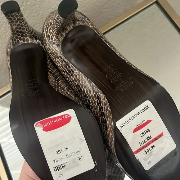NWT Stuart Weitzman Brown Peep Toe Pumps