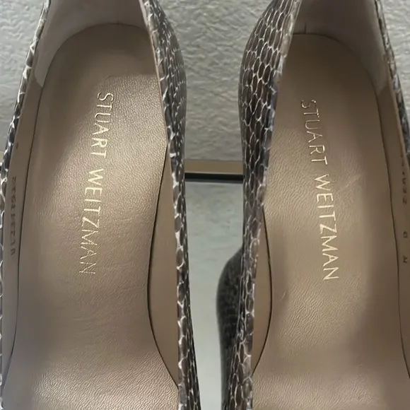 NWT Stuart Weitzman Brown Peep Toe Pumps