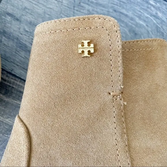 NWT Tory Burch Sabe Caramel Suede Ankle Booties Rounded Toe Block Heel Size 11
