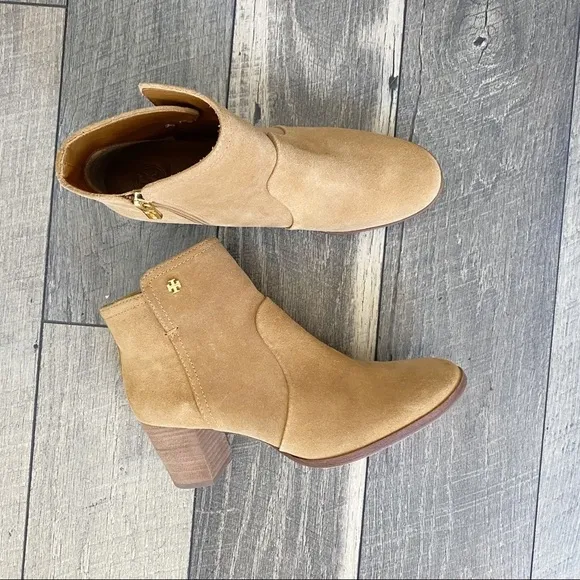 NWT Tory Burch Sabe Caramel Suede Ankle Booties Rounded Toe Block Heel Size 11