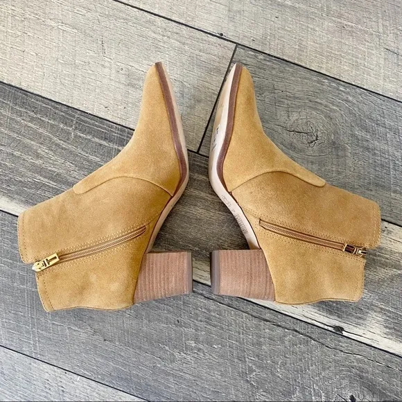 NWT Tory Burch Sabe Caramel Suede Ankle Booties Rounded Toe Block Heel Size 11
