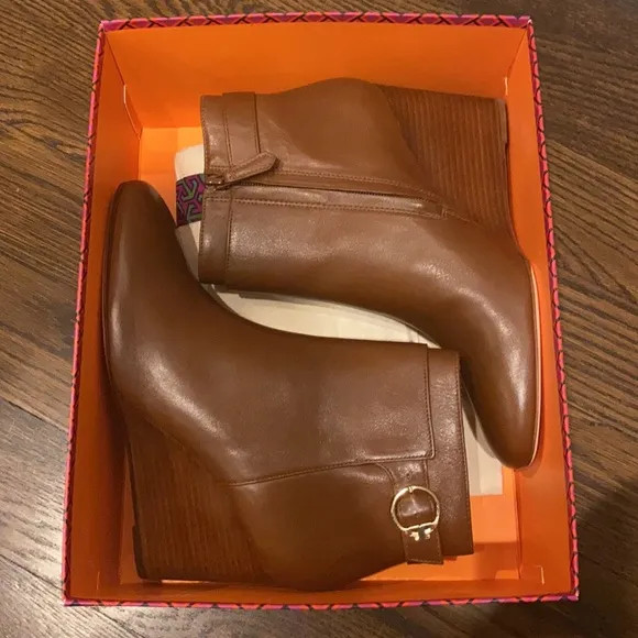 NWT Tory Burch Sofia brown leather wedge boot