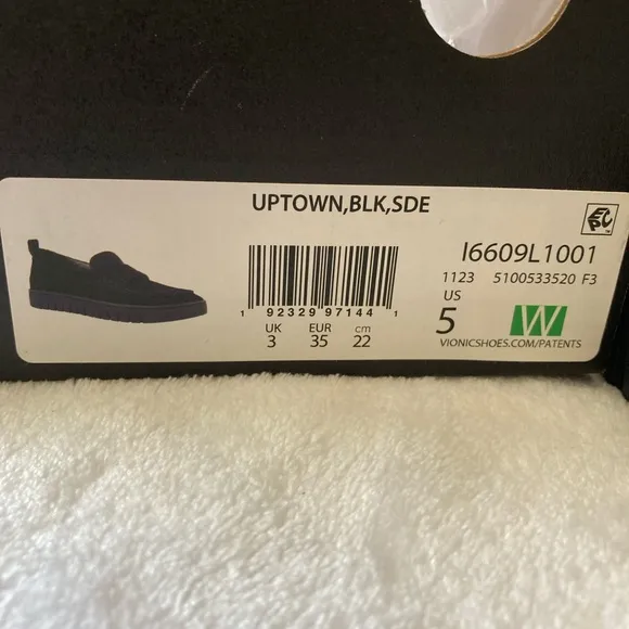 NWT Vionic Women’s Black Suede Loafers Size 5