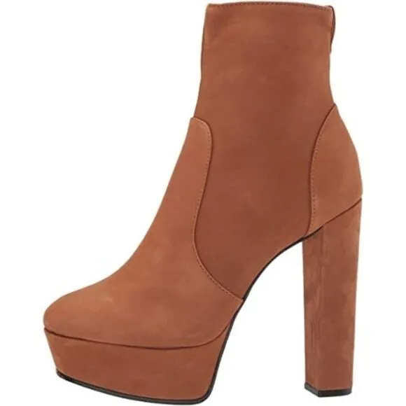NWT Schutz  Boots