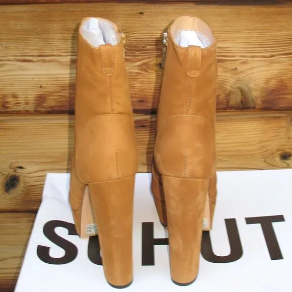 NWT Schutz  Boots