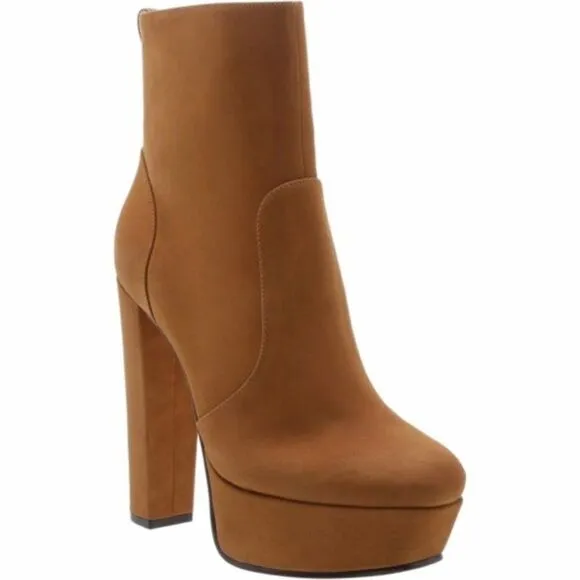 NWT Schutz  Boots