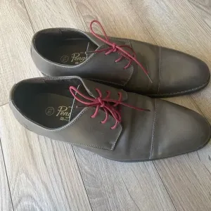 ORIGINAL Penguin Brad Dress Shoes