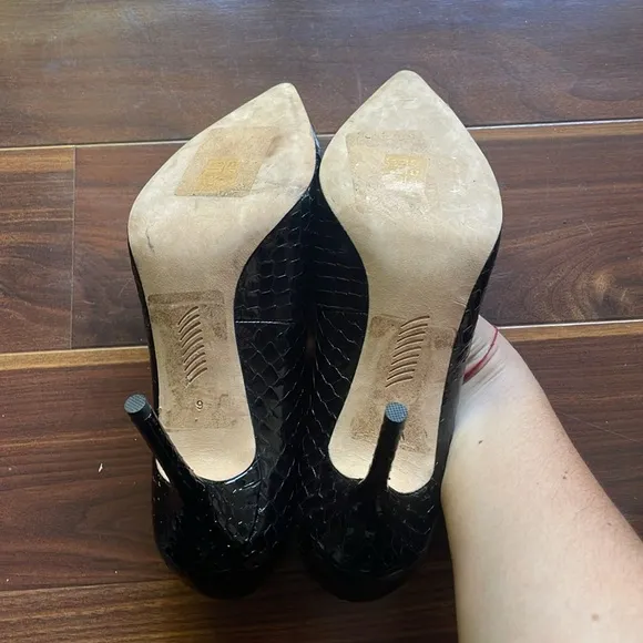 PAIGE Olivia Genuine Snakeskin Pump In Black Metallic- Size 9