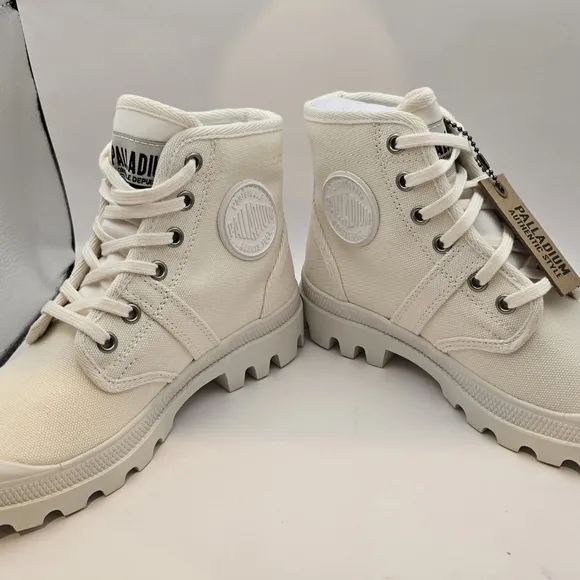 Palladium Pallabrouse Womens Boots Star White 90069-116-M US W 5.5 NWOB.