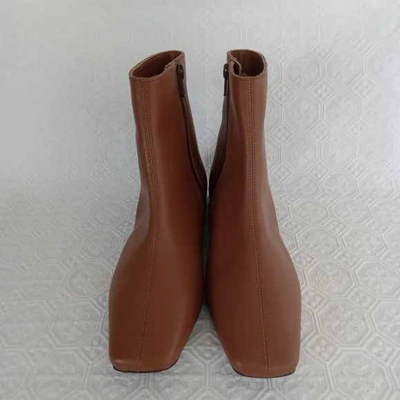 PAOLO Womens Brown/Carmel Low Heel Square Toe Ankle Boot Size 6M