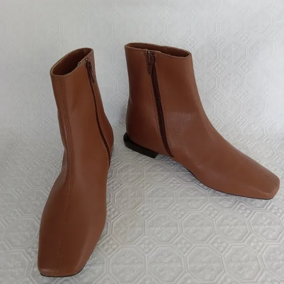 PAOLO Womens Brown/Carmel Low Heel Square Toe Ankle Boot Size 6M