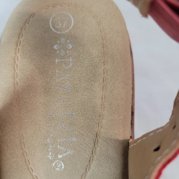 Patrizia by Spring Step Red DeeDee Sandals Size 6.5/7