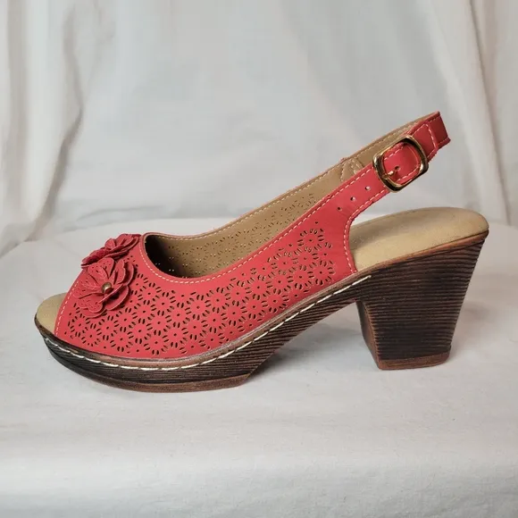 Patrizia by Spring Step Red DeeDee Sandals Size 6.5/7