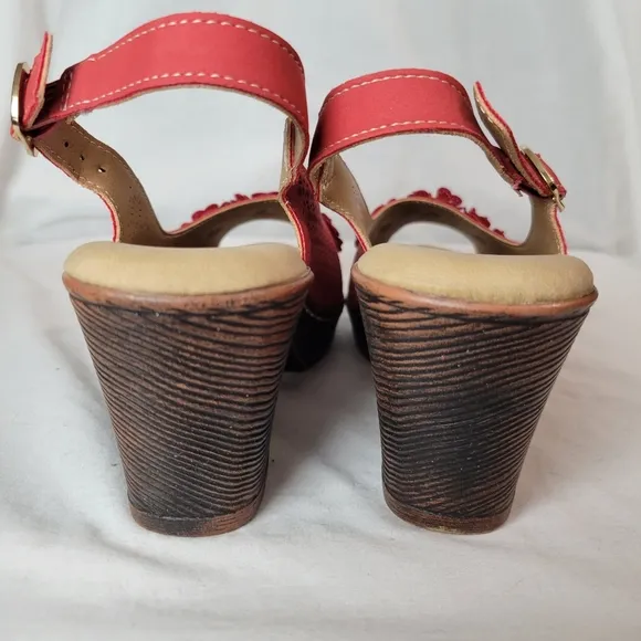 Patrizia by Spring Step Red DeeDee Sandals Size 6.5/7
