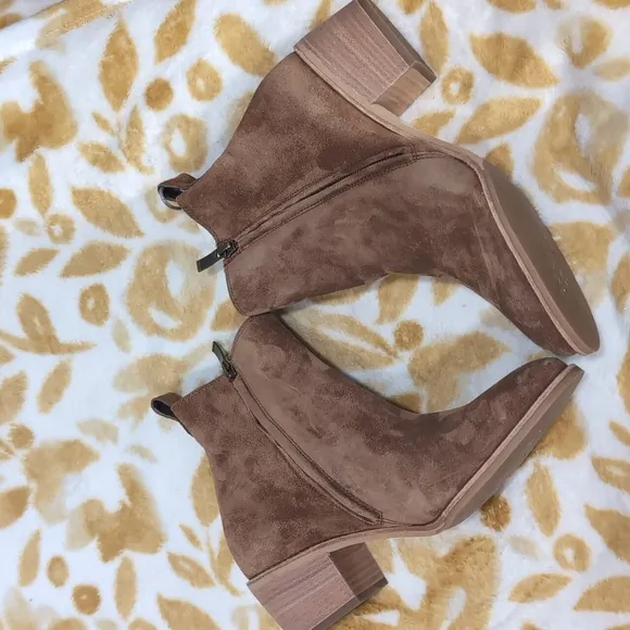 Paul Green Brown Chukka Boots with Suede Material and Low Heel