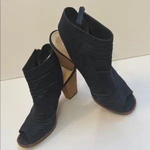 Paul Green comfortable Dark Blue suede 9.5US/7UK Peep-Toe Ankle Boots