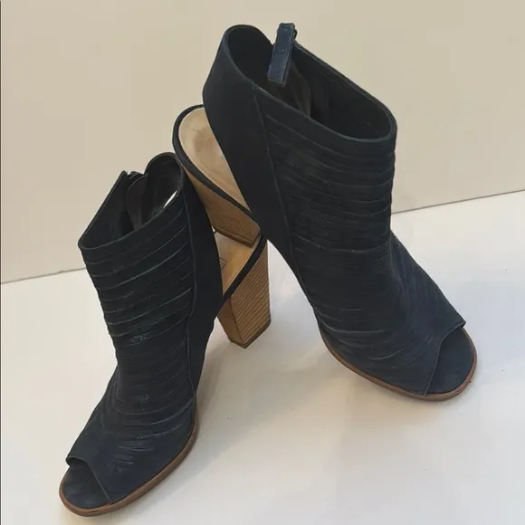 Paul Green comfortable Dark Blue suede 9.5US/7UK Peep-Toe Ankle Boots